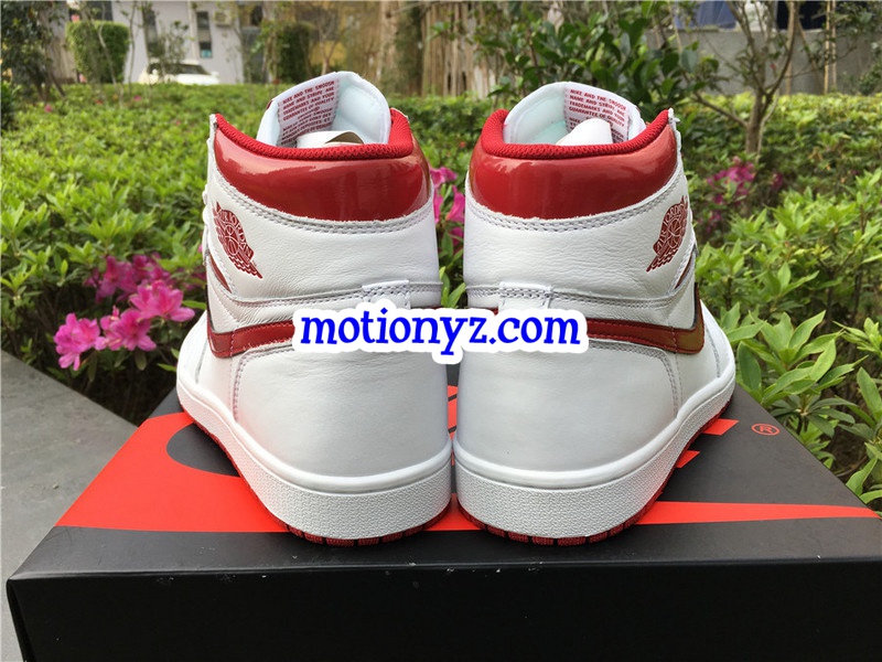 Air Jordan 1 High OG Metallic Red